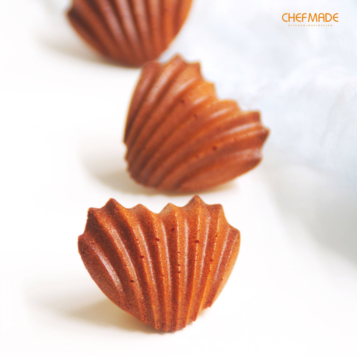 12-Cavity Non-Stick Heart-shaped Madeleine Mold Cake Pan Q820