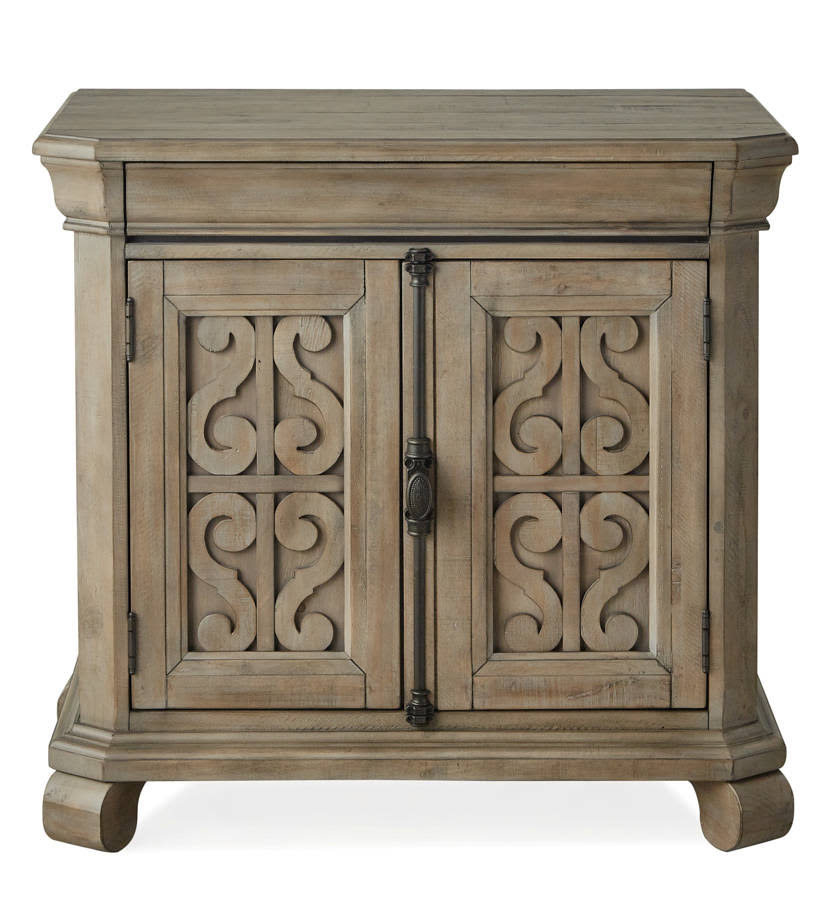 Bachelor Chest N303