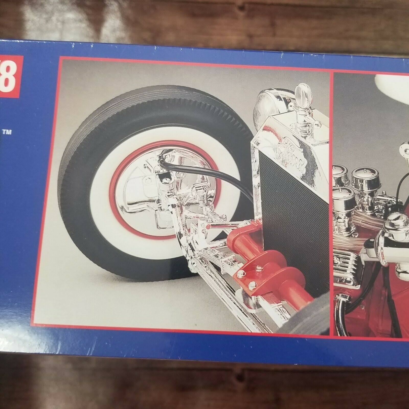 1/8 Scale Ford Model Kit G29395