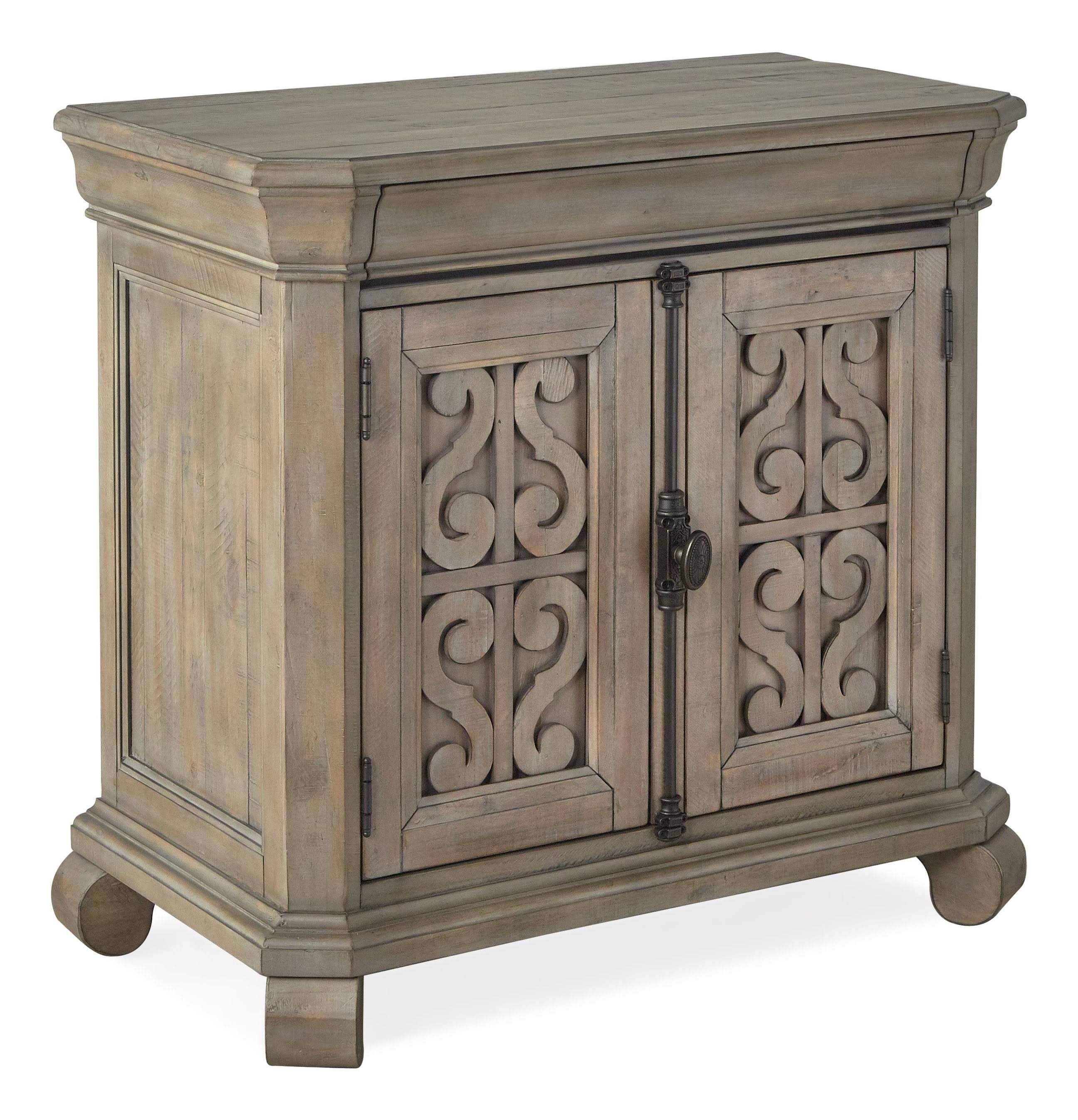 Bachelor Chest N303
