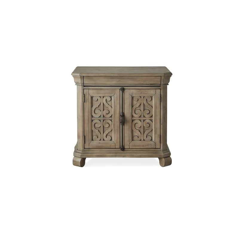 Bachelor Chest N303