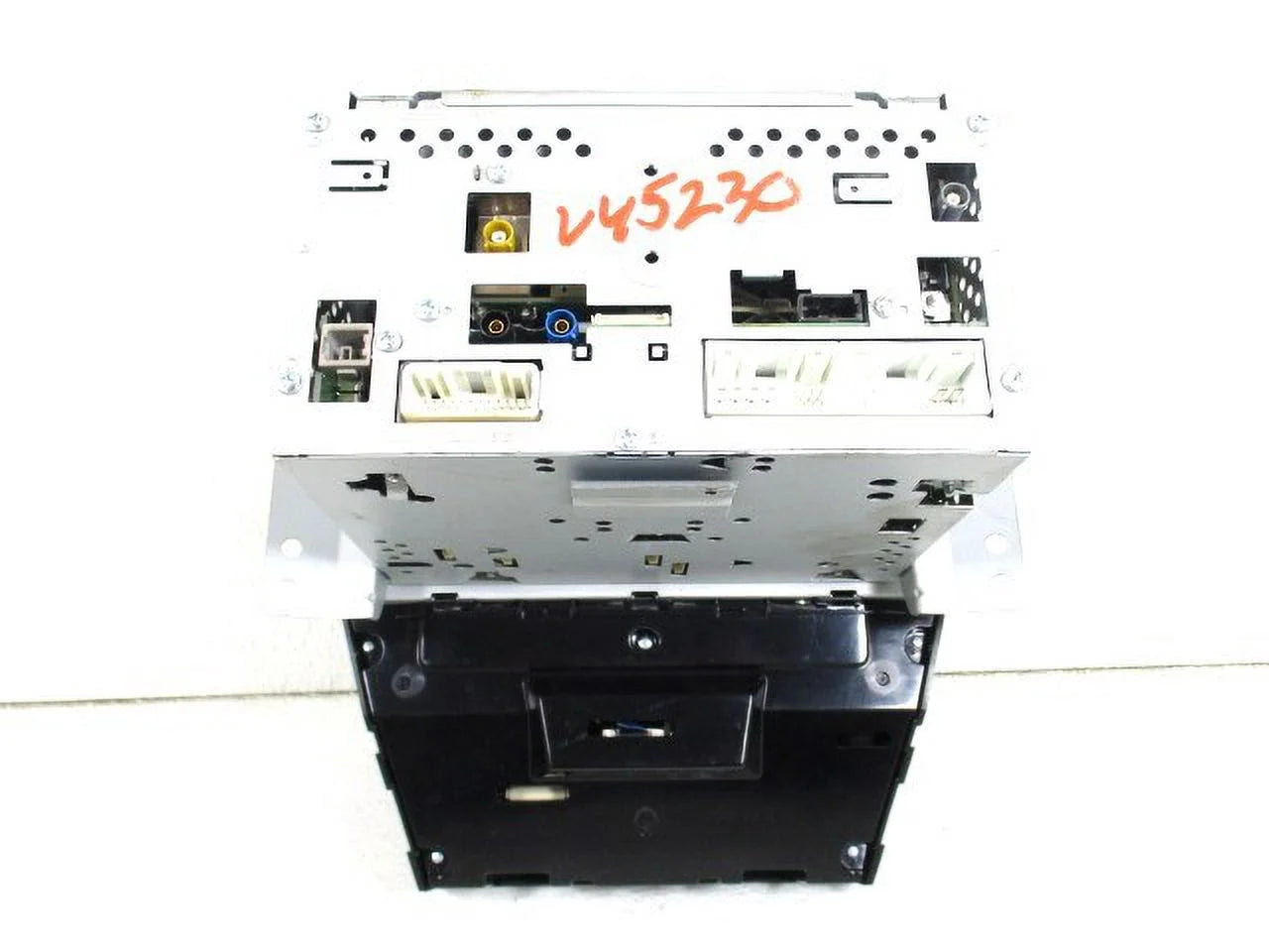 Pre-Owned Hyundai Santa Fe CD Navigation Radio Receiver M146