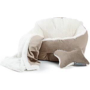 Jumbo Wheat Cat & Dog Bed with Blanket & Plush Bone C603