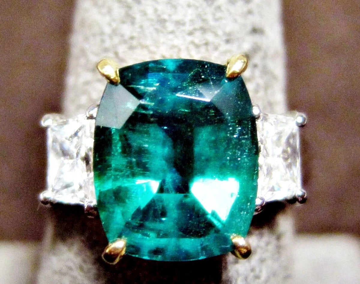Oval Emerald 5.04 ct Diamond Two Trapezoid Brilliant Ring Platinum J694936