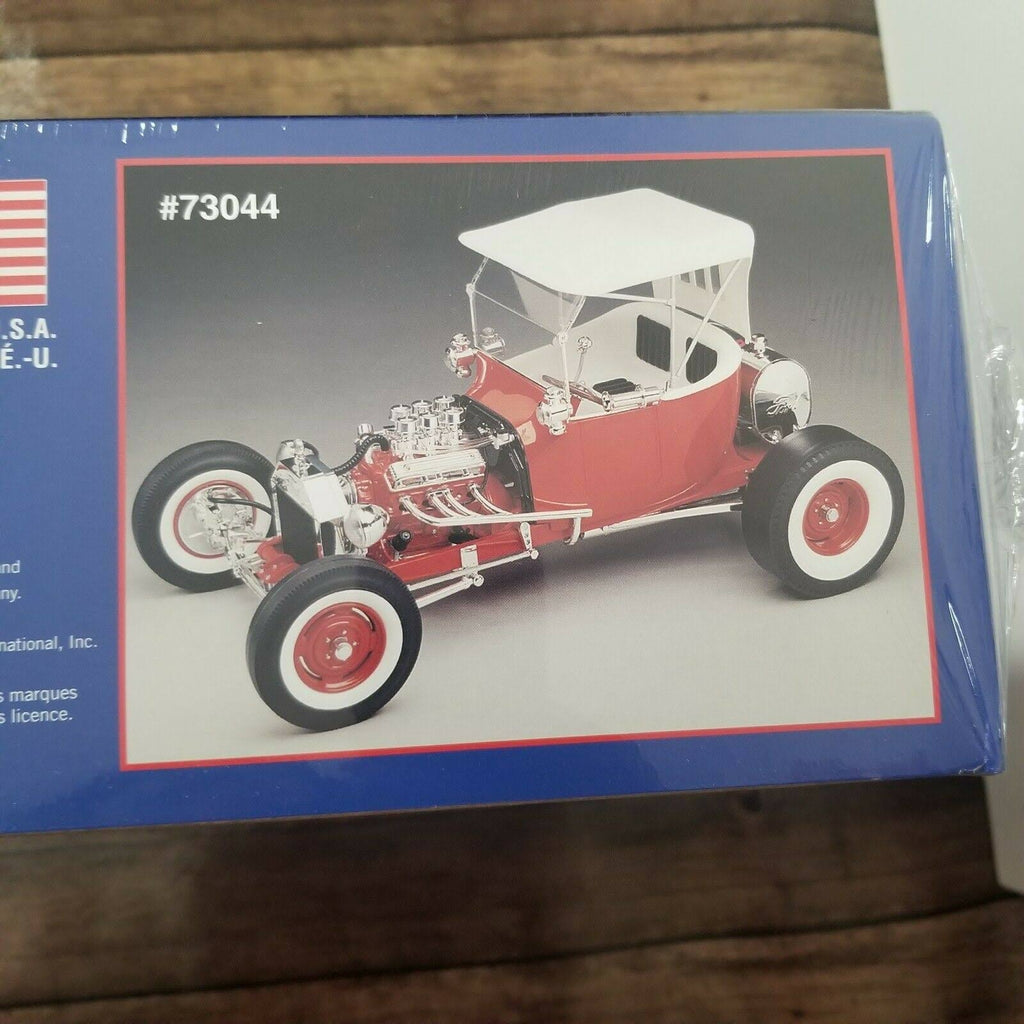 1/8 Scale Ford Model Kit G29395