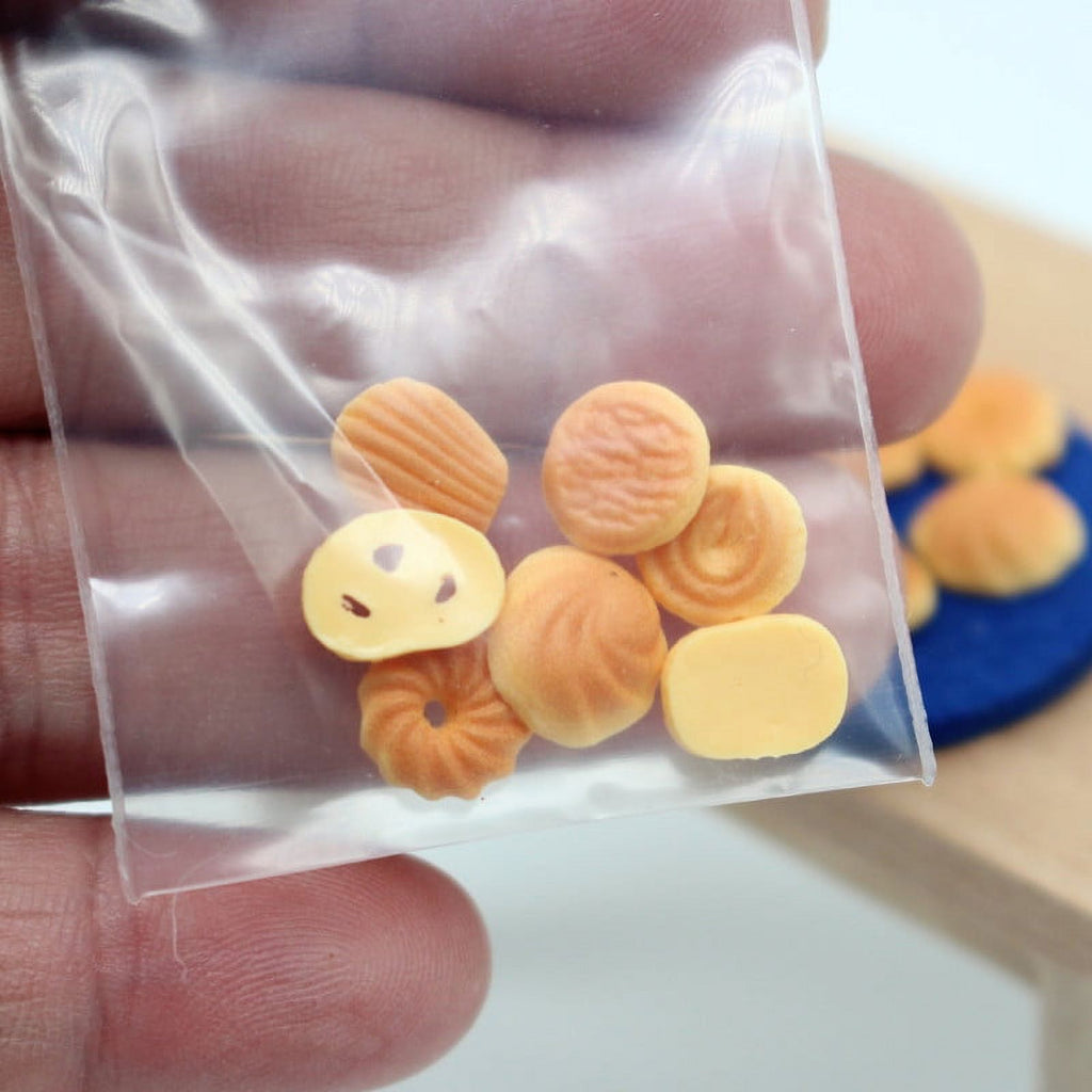 14Pcs Simulation Cookies Miniature Doll House Decors E21957